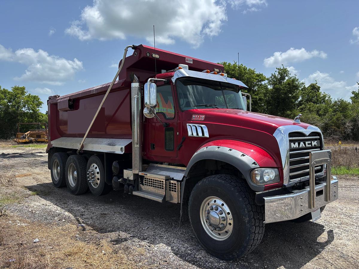 Used 2021 MACK Granite 64FR
