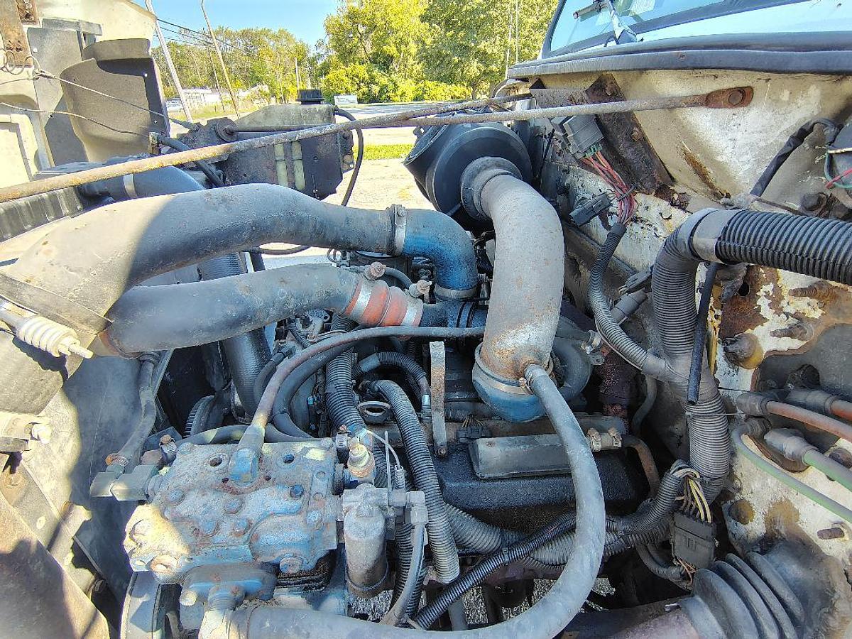 Used 1999 INTERNATIONAL 4700 Low Profile T444E