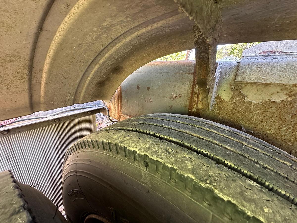 Used 1972 FRUEHAUF Bulk Trailer