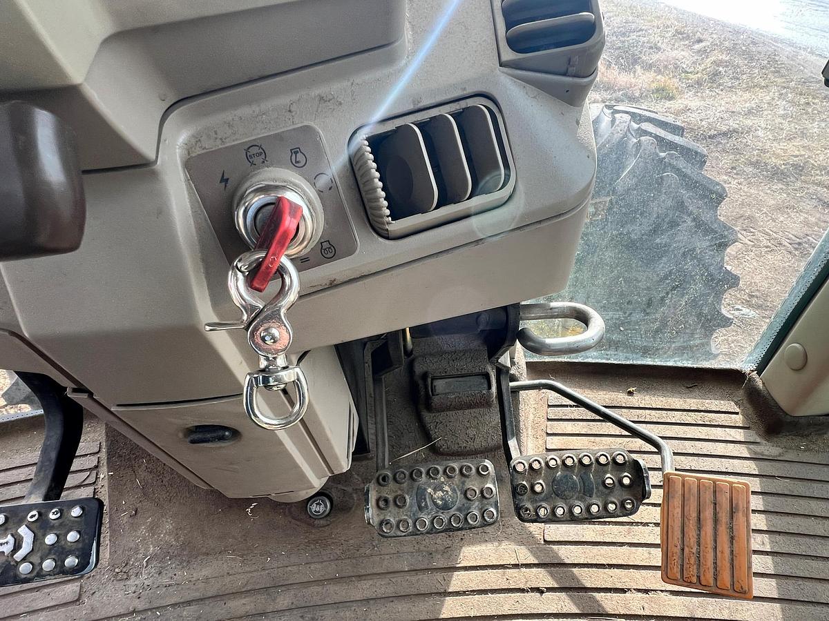 Used 2006 JOHN DEERE 7520