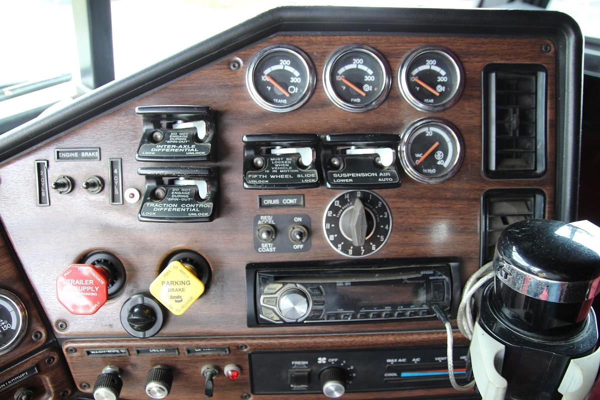 Used 1995 FREIGHTLINER 120