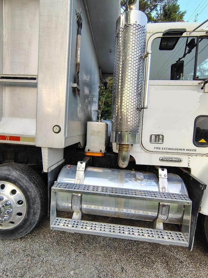 Used 1999 FREIGHTLINER 5-Axle