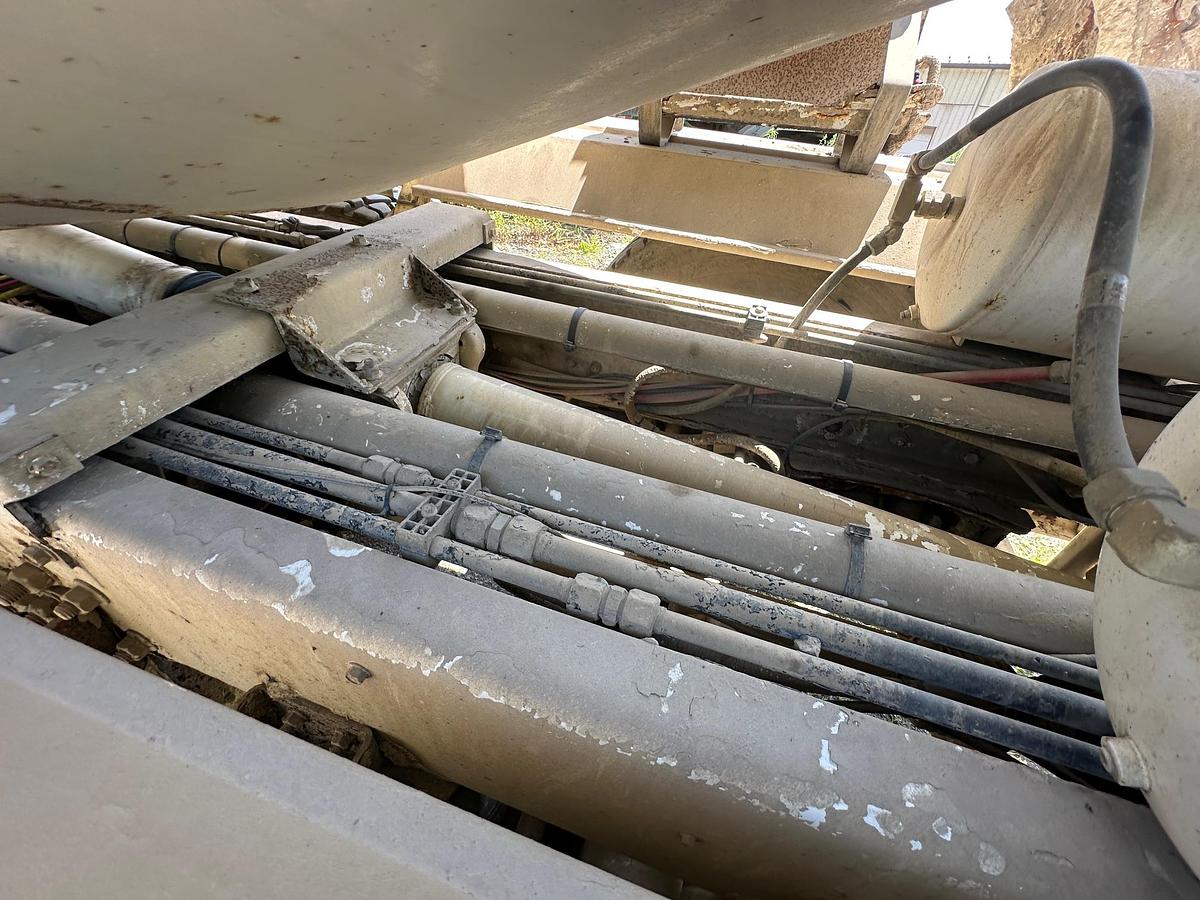 Used 2008 OSHKOSH Front Discharge Mixer