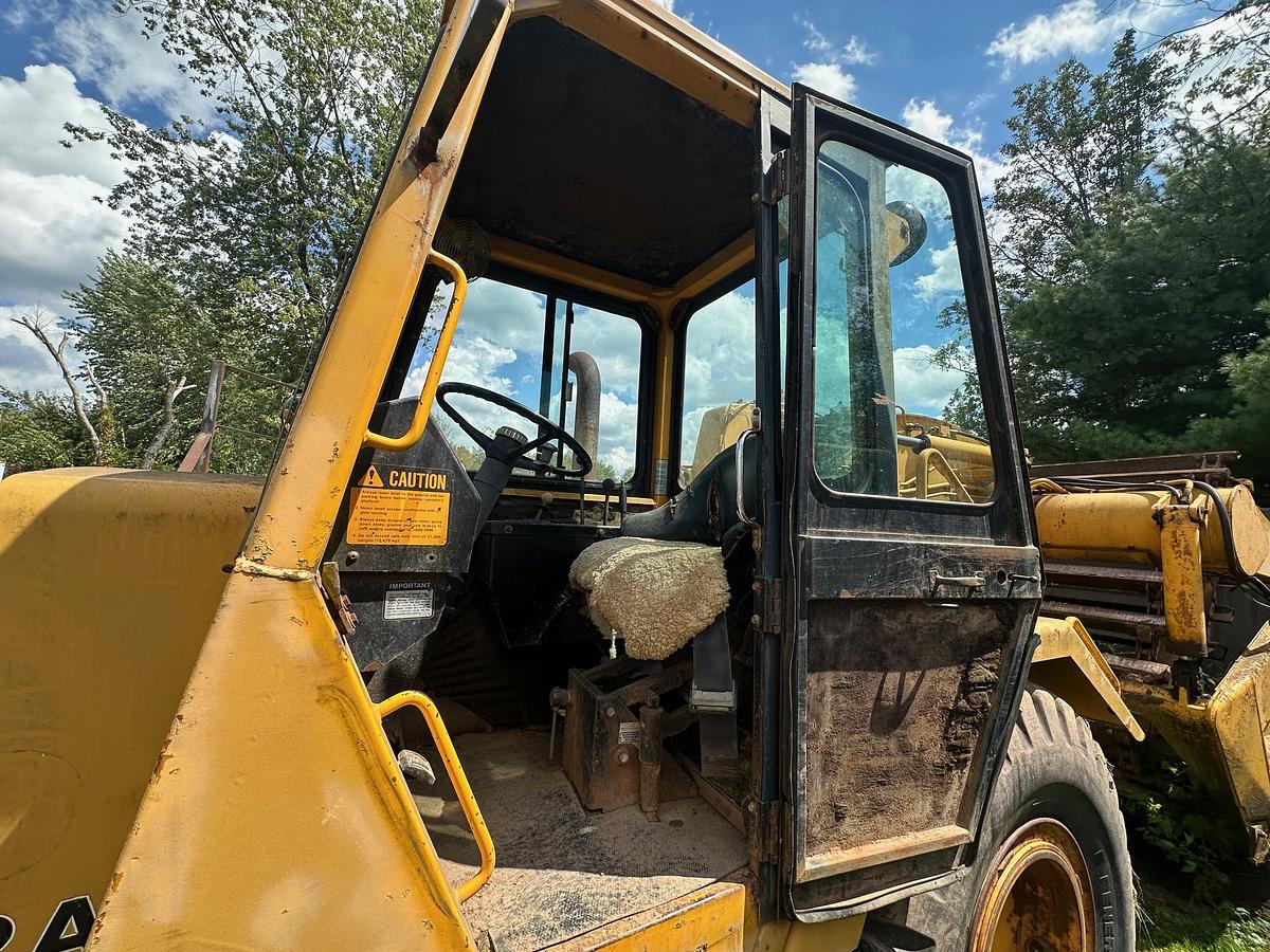 Used 1986 DEERE 762A