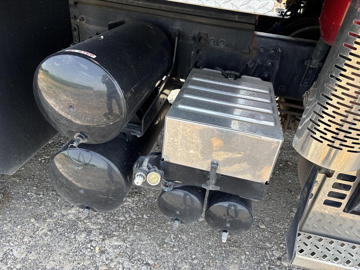 Used 2021 MACK Granite 64FR