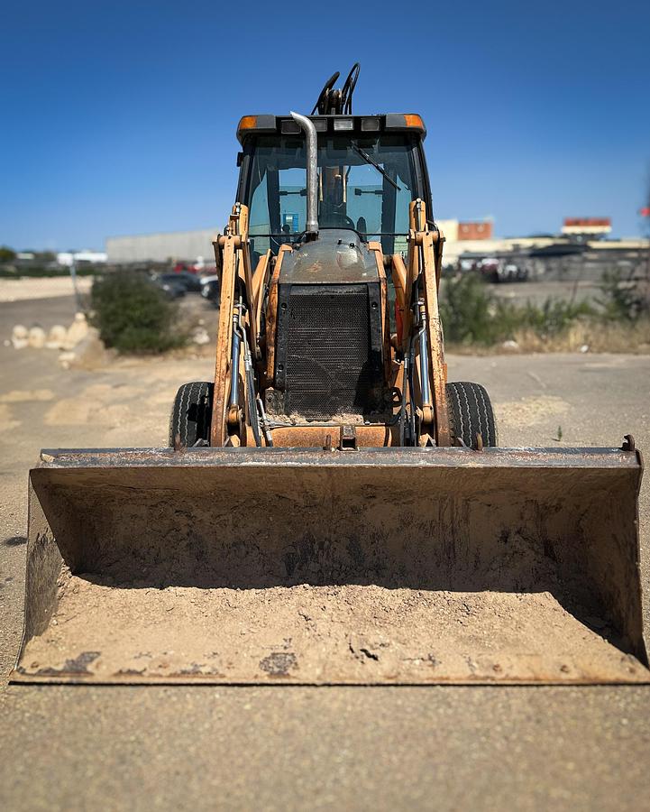 Used 2005 CASE 580 SM II