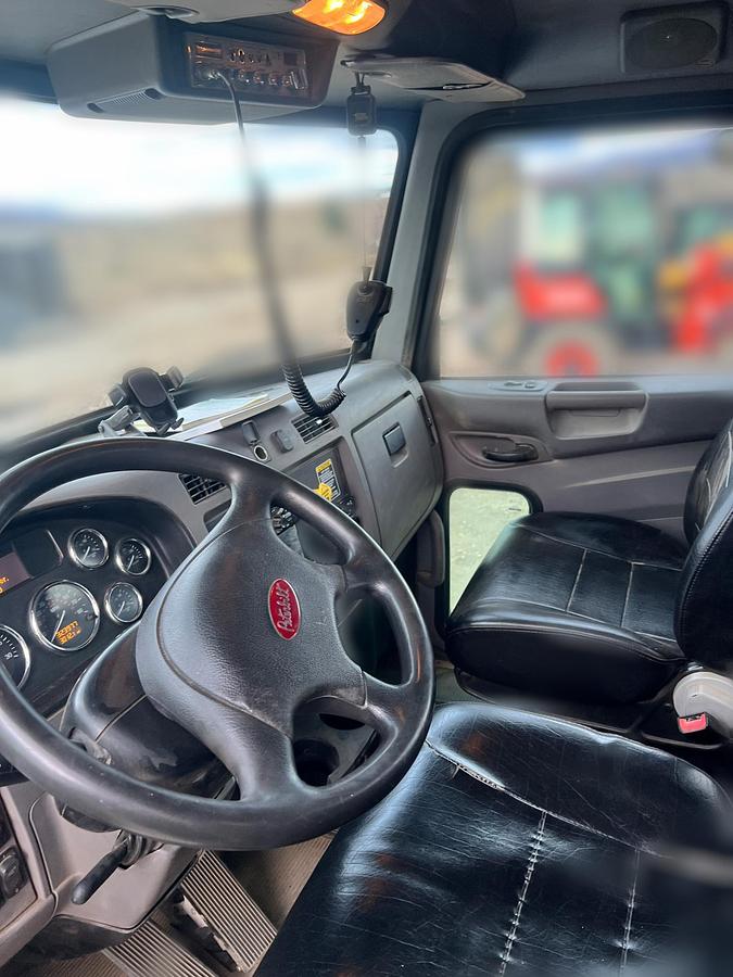 Used 2016 PETERBILT 348