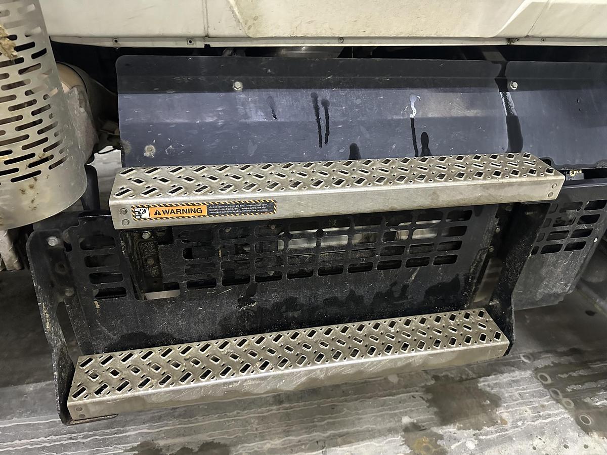 Used 2018 MACK Granite GU713