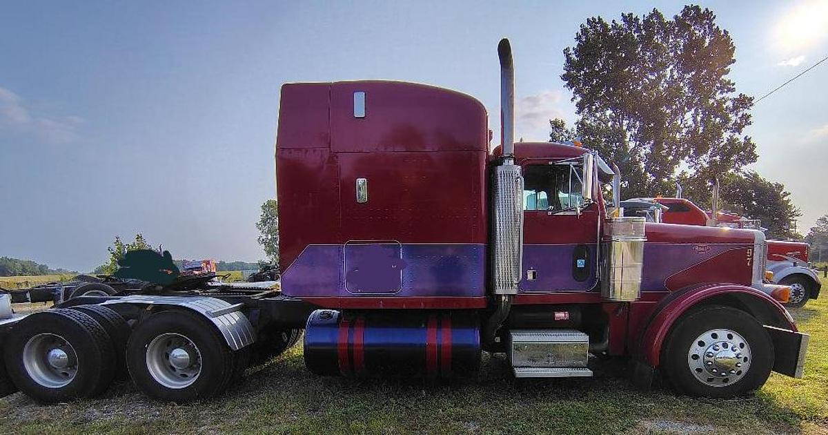 Used 2000 PETERBILT 379