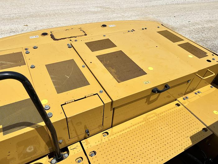 Used 2018 CATERPILLAR 323