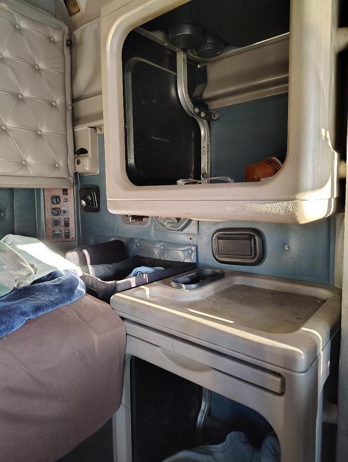 Used 1998 INTERNATIONAL 9300