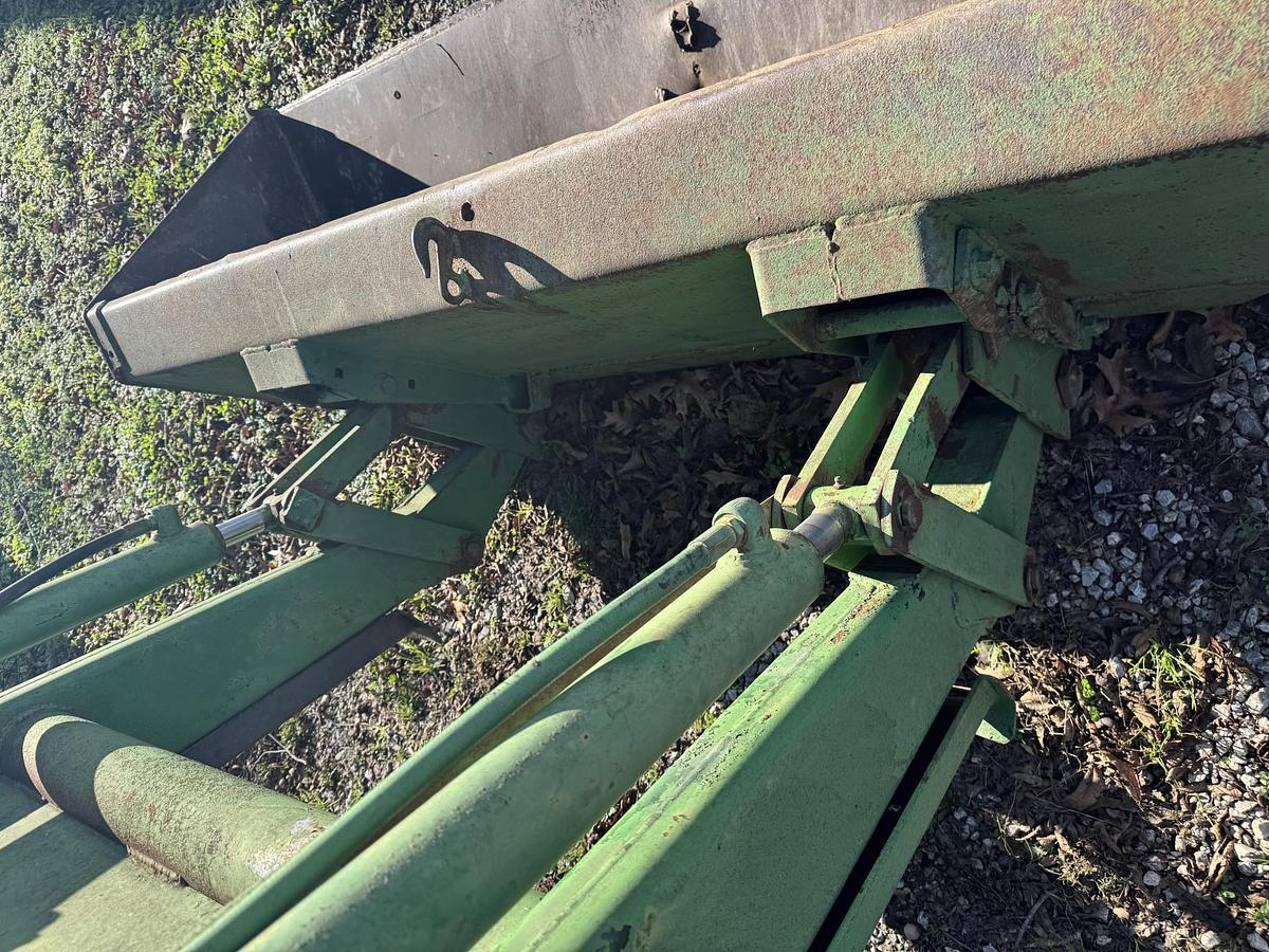 Used 1982 JOHN DEERE 2940