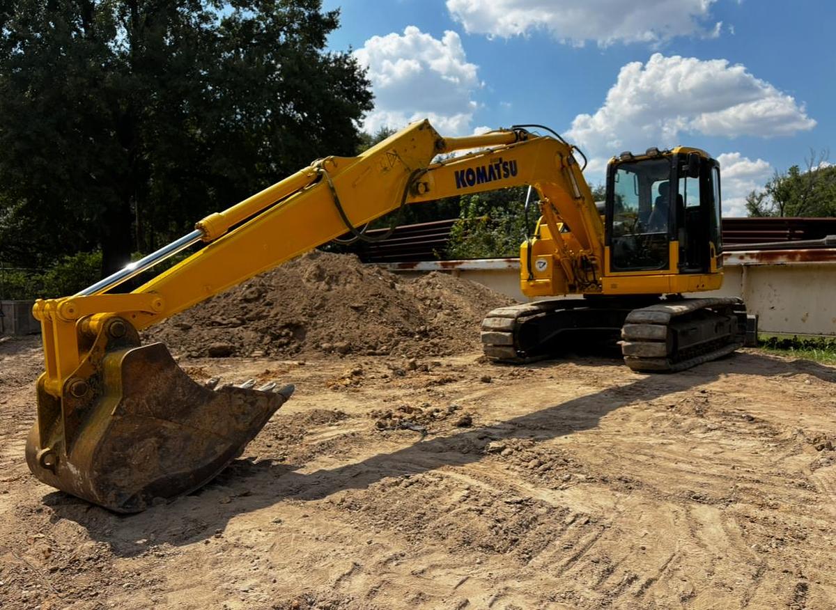 Used 2022 KOMATSU PC138USLC-11