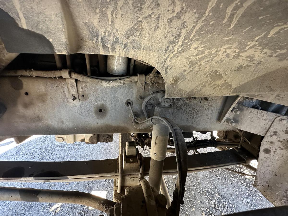 Used 2000 STERLING AT9513