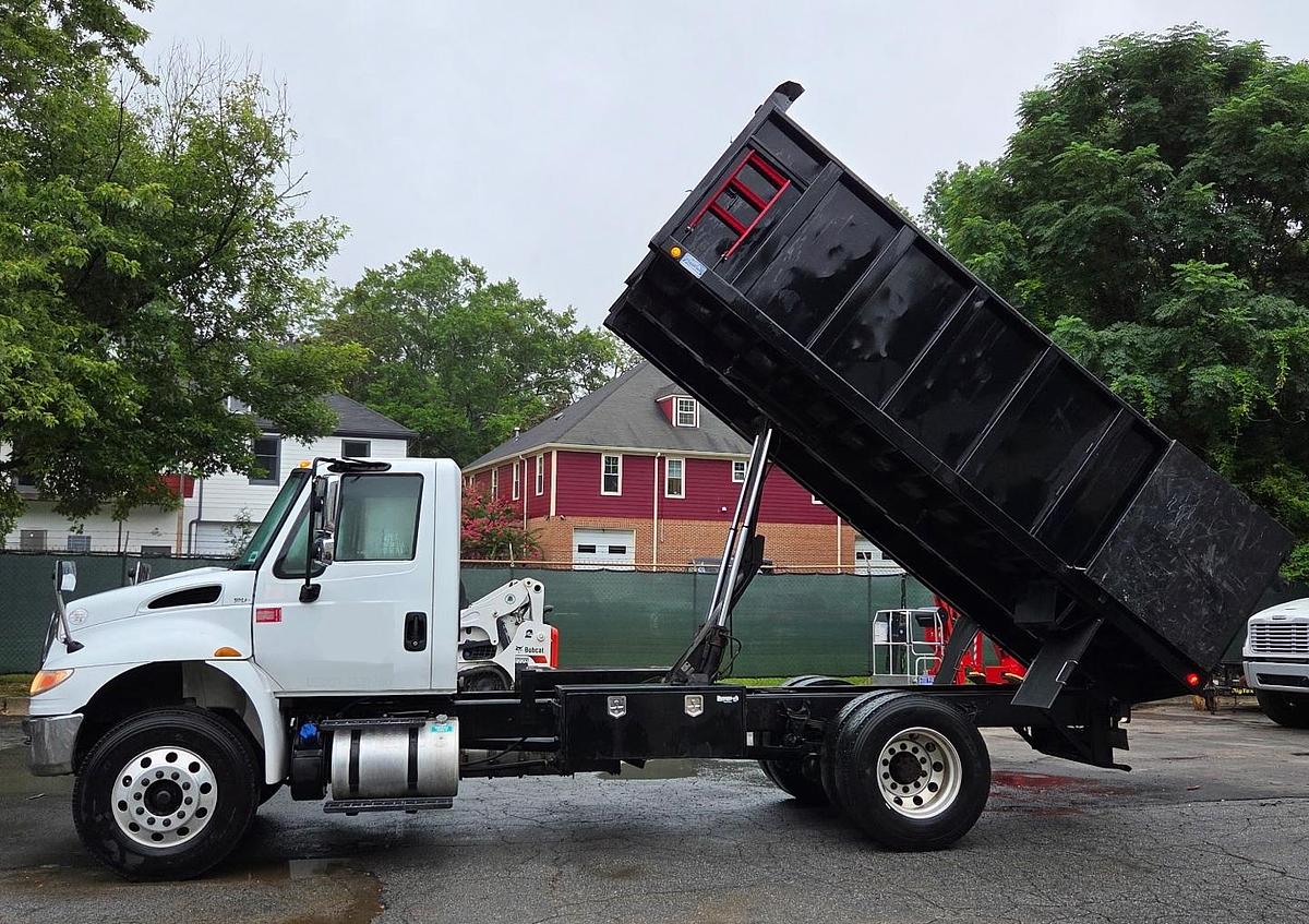 Used 2018 INTERNATIONAL 4300 SBA