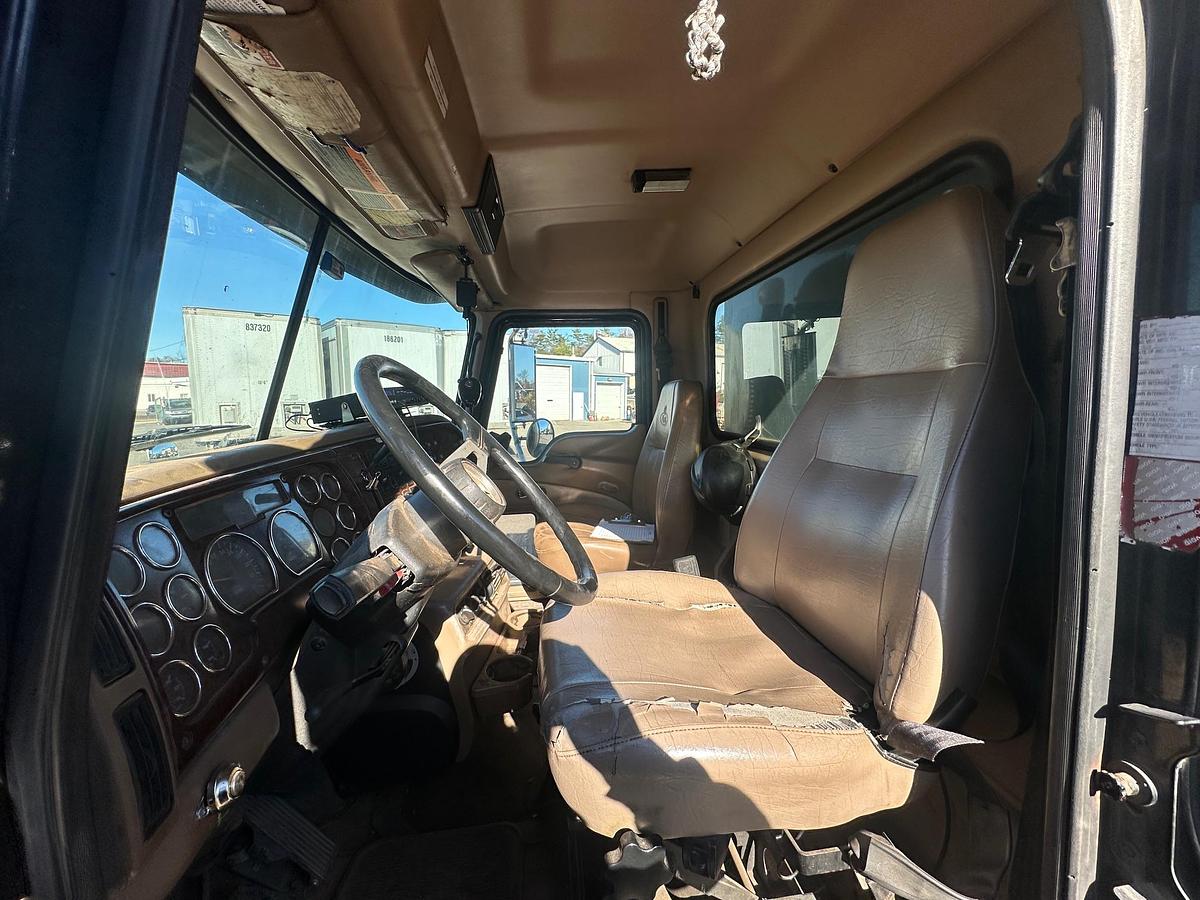 Used 2006 MACK Granite CV713