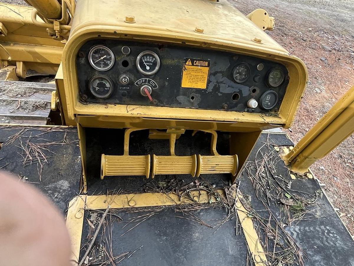 Used 1985 DEERE 750B