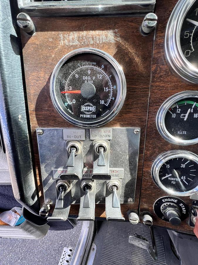 Used 2000 PETERBILT 357