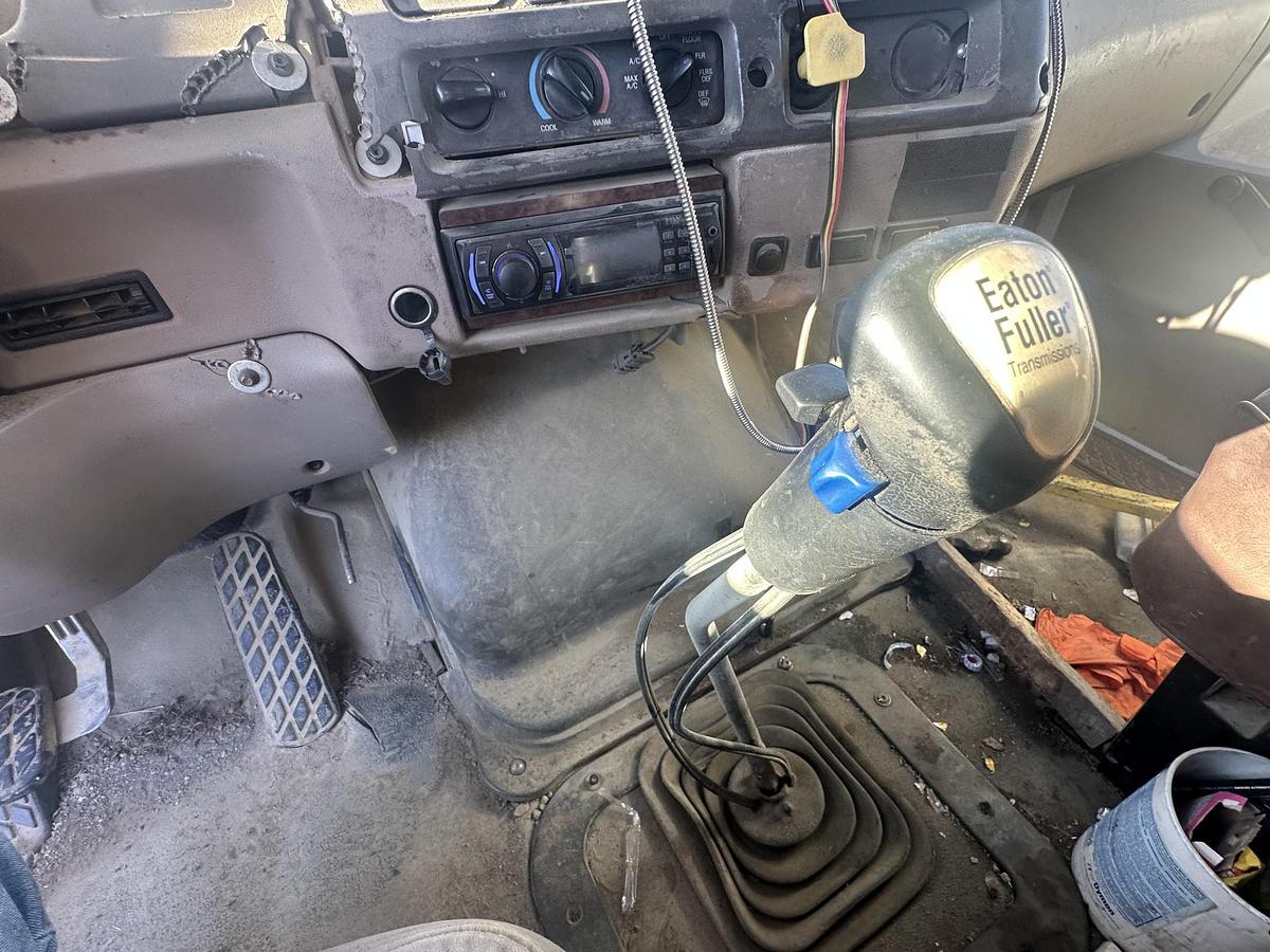 Used 2004 STERLING L7500