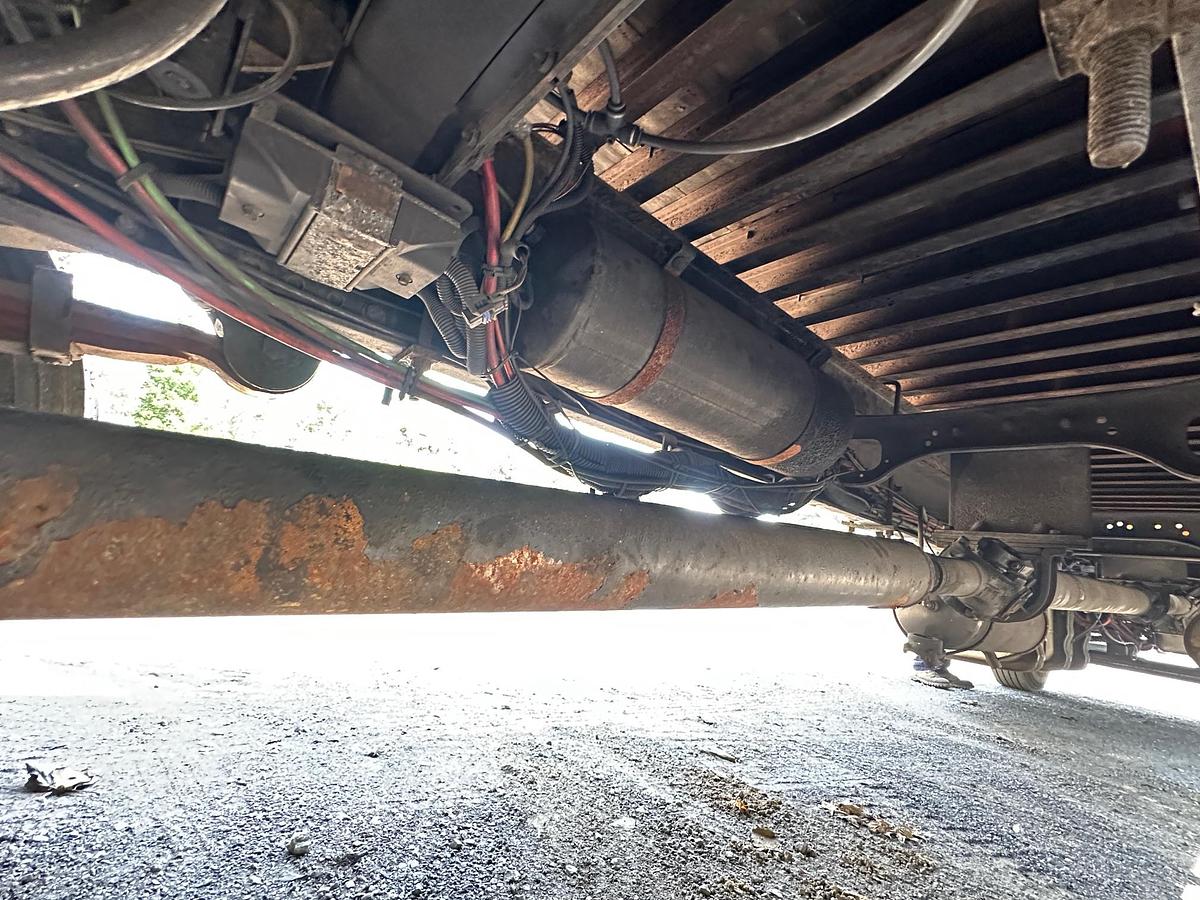 Used 2004 FREIGHTLINER M2 Attenuator Truck