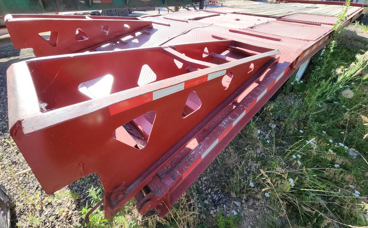 Used 1999 TRAIL KING TK40LP-2400 Tilt Deck