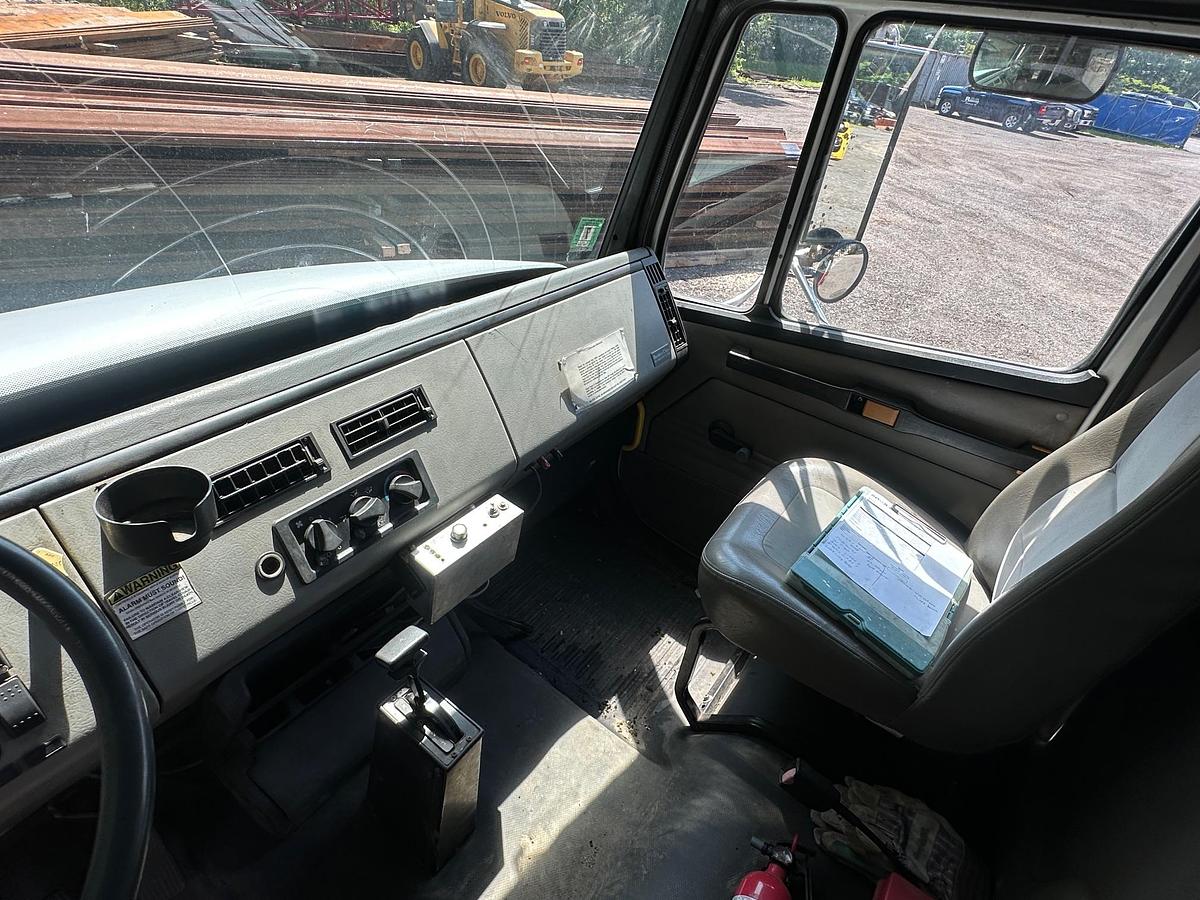 Used 2003 FREIGHTLINER FL70