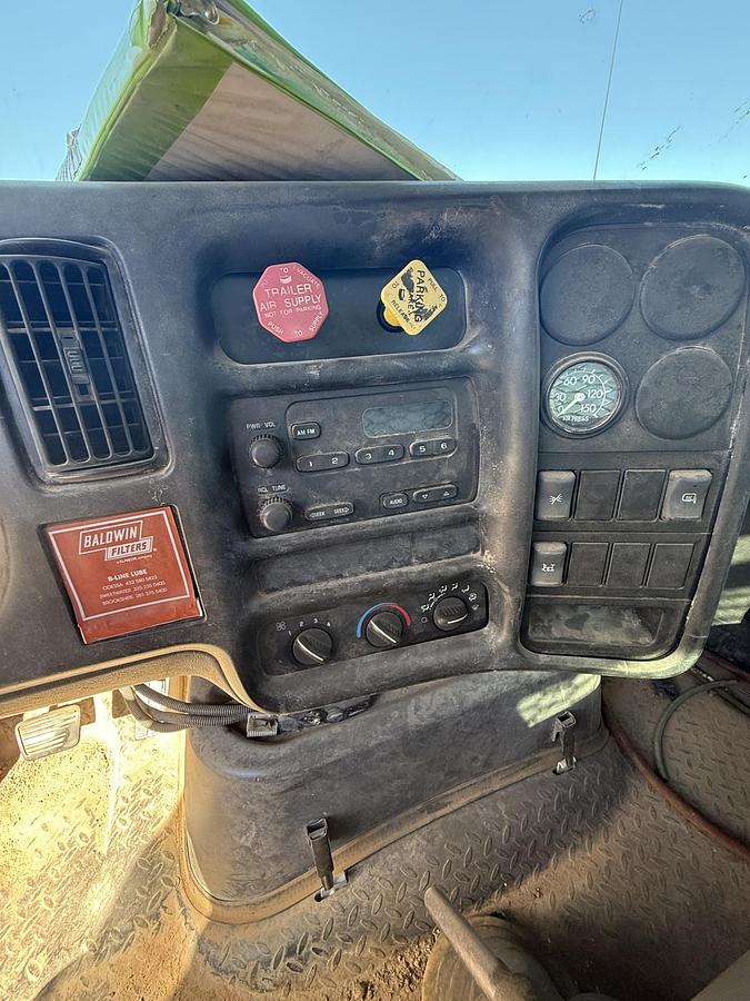 Used 2004 CHEVROLET C8500