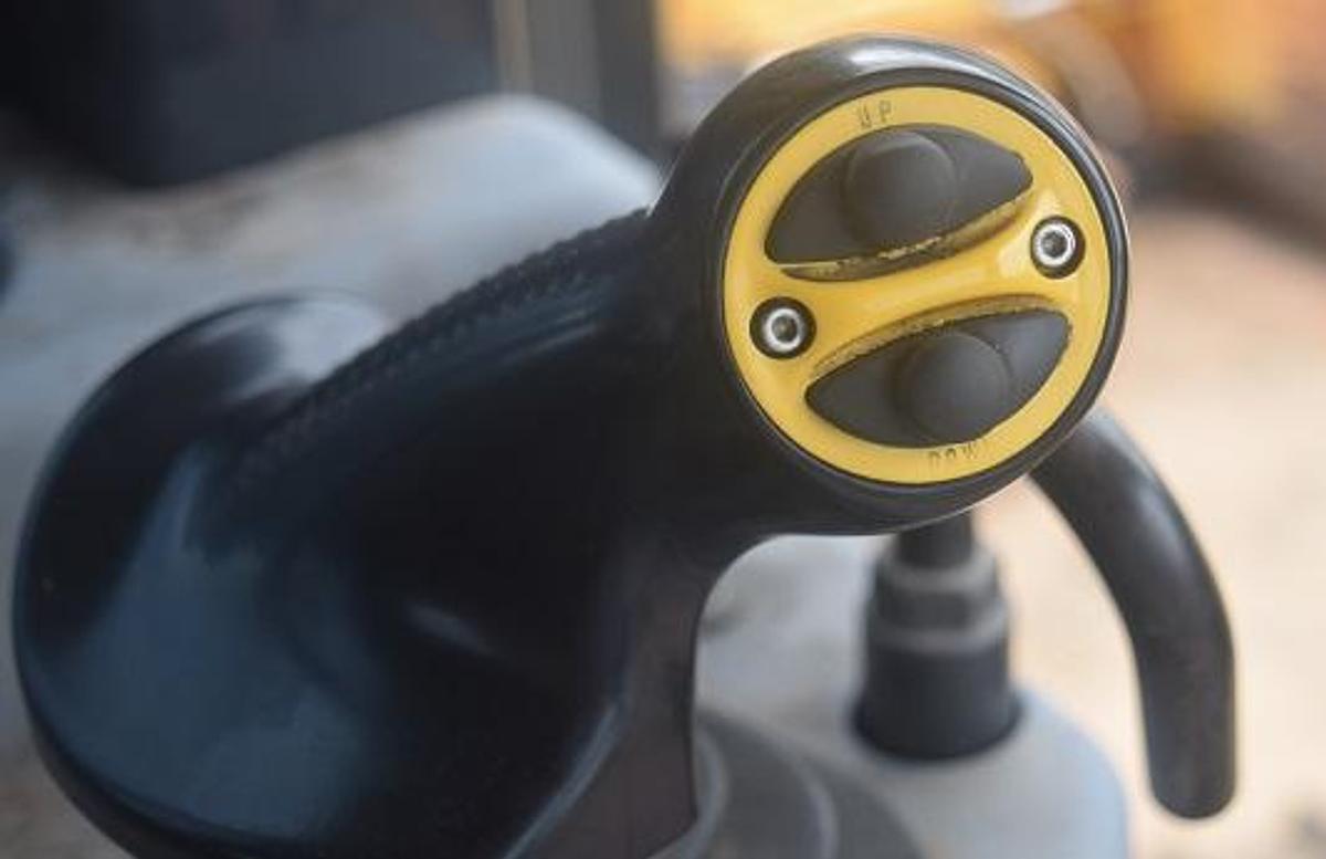 Used 2014 KOMATSU D51PXI-22