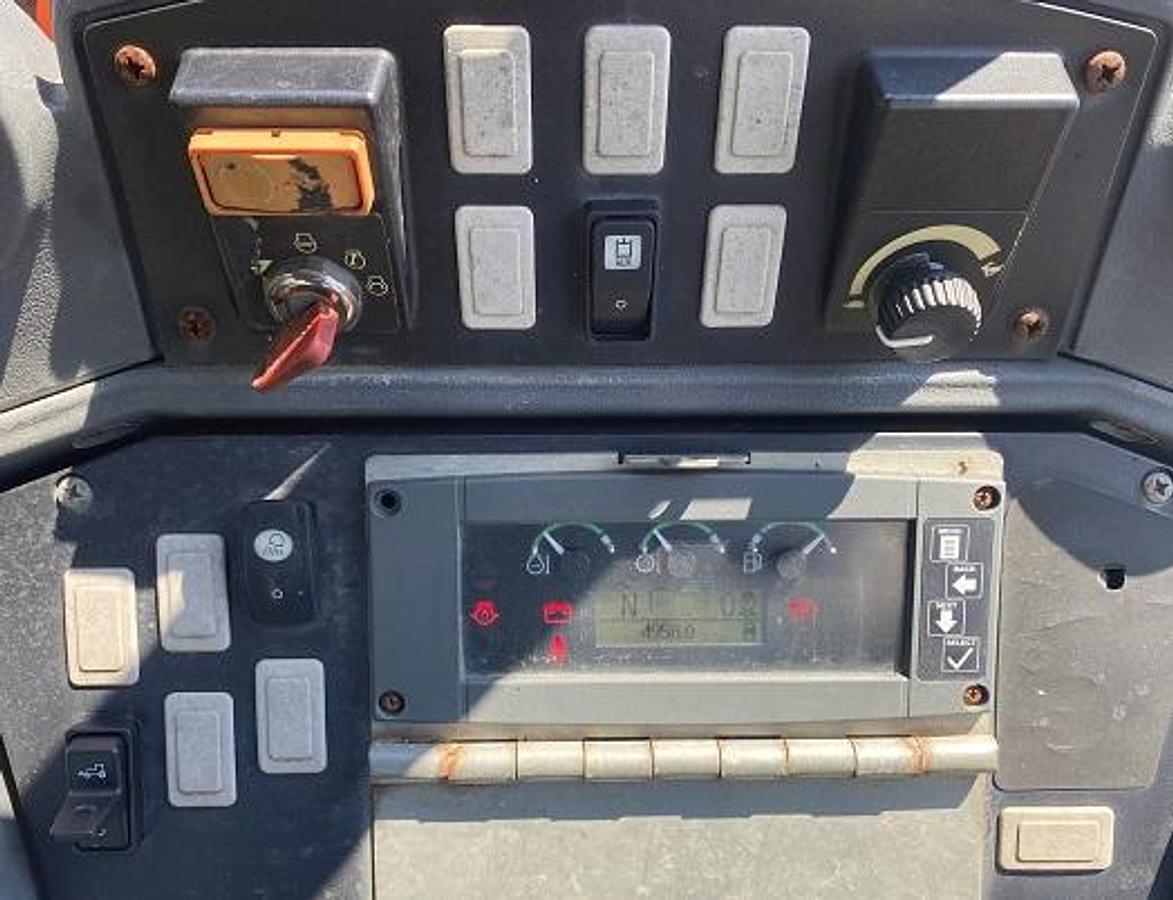 Used 2011 JOHN DEERE 310J