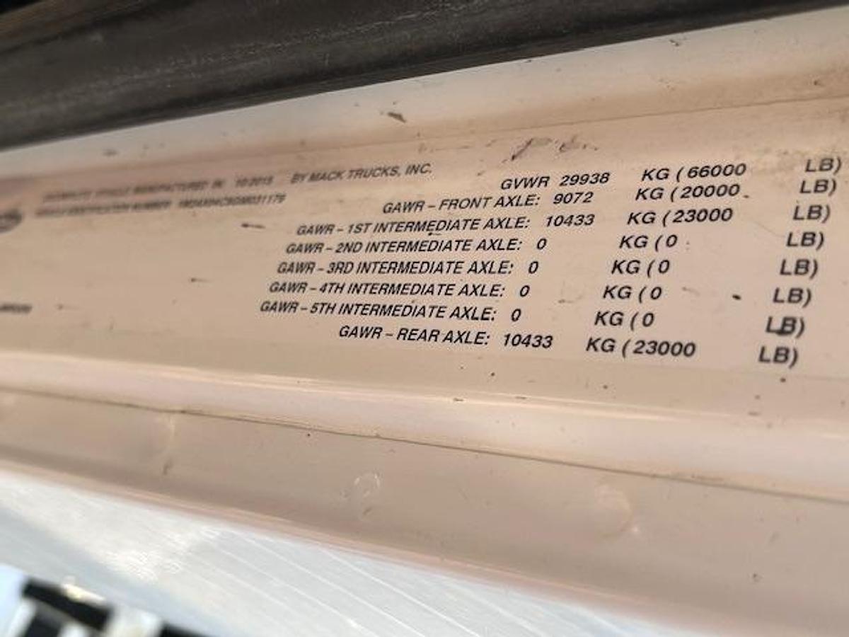 Used 2016 MACK GU700