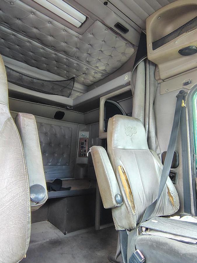 Used 2000 INTERNATIONAL 9900 Eagle