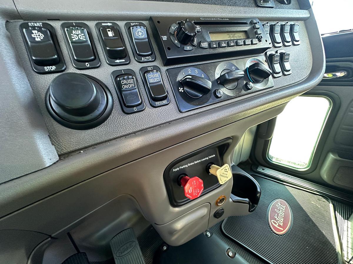 Used 2012 PETERBILT 365