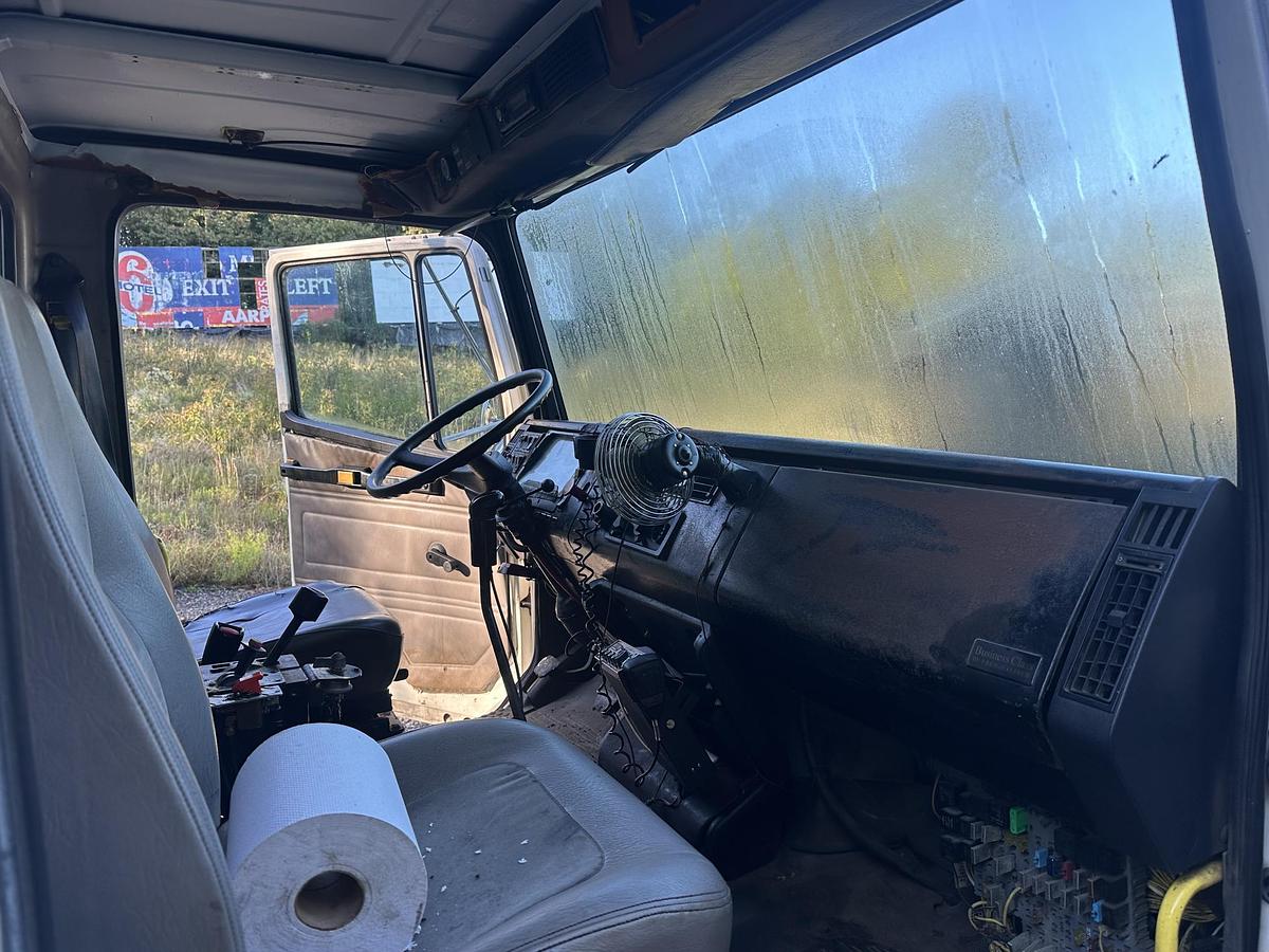 Used 2003 FREIGHTLINER FL112