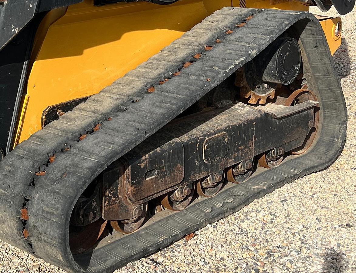 Used 2014 JOHN DEERE 329E