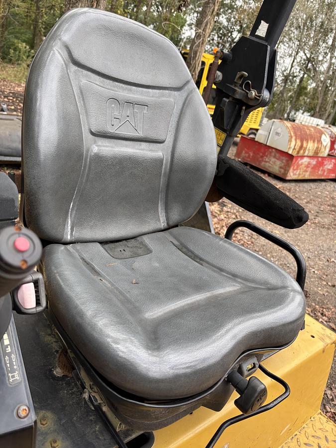 Used 2013 CATERPILLAR CB34