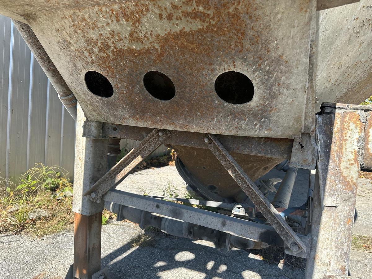 Used 1972 FRUEHAUF Bulk Trailer