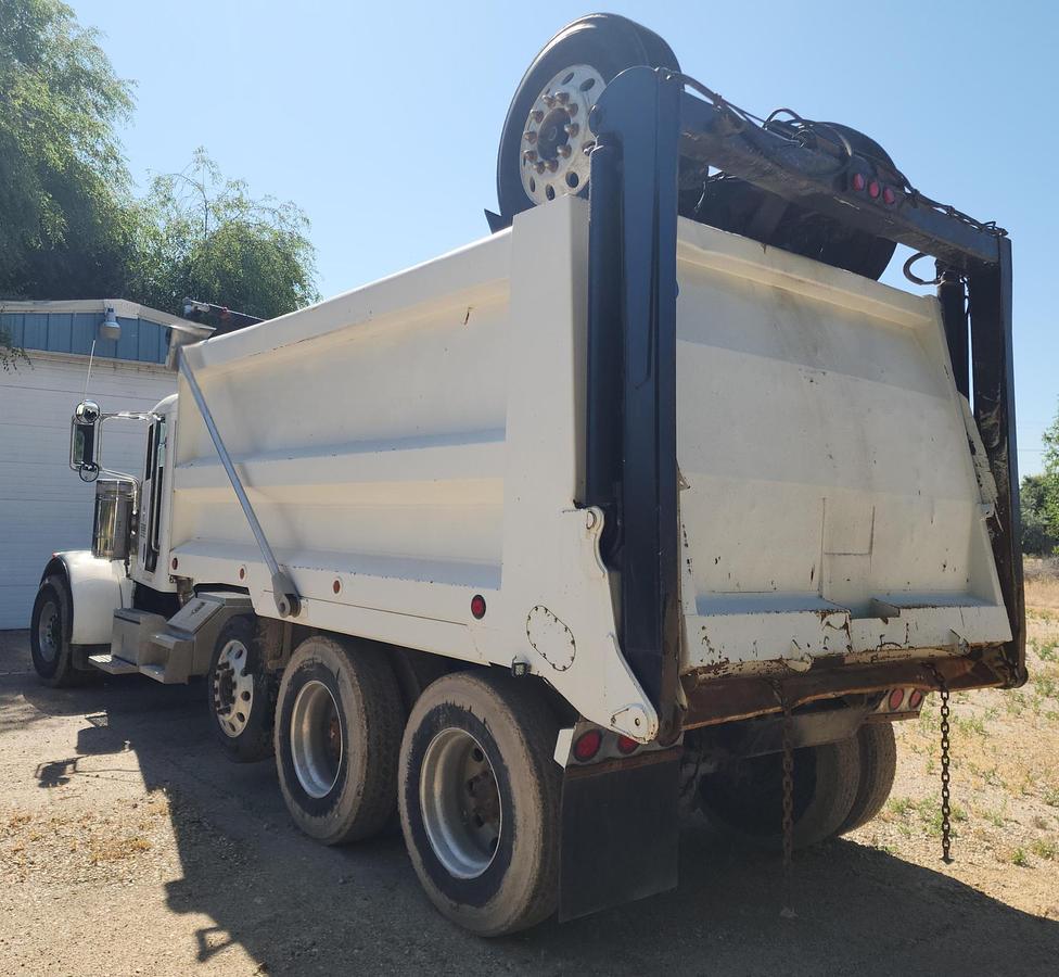 Used 2007 PETERBILT 379 Super Dump HD
