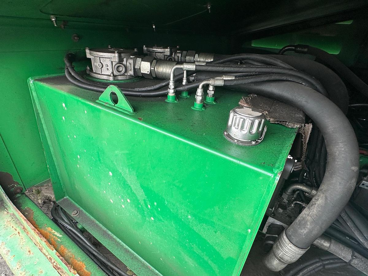 Used 2019 MCCLOSKEY 733RE