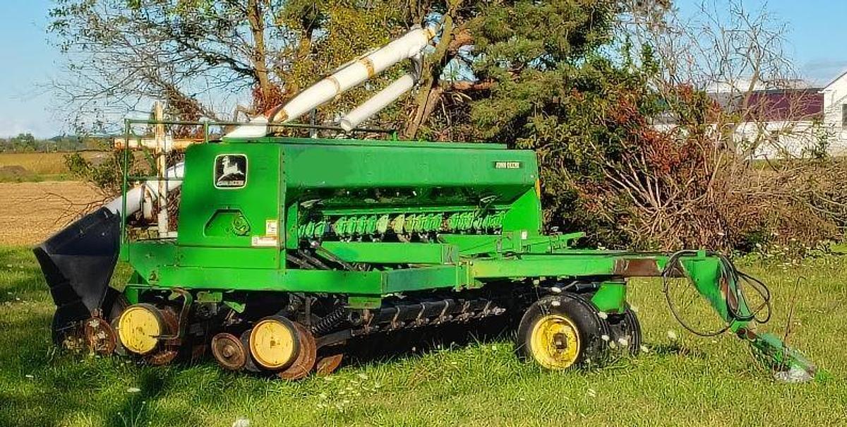 Used 1987 JOHN DEERE 750 Grain Drill
