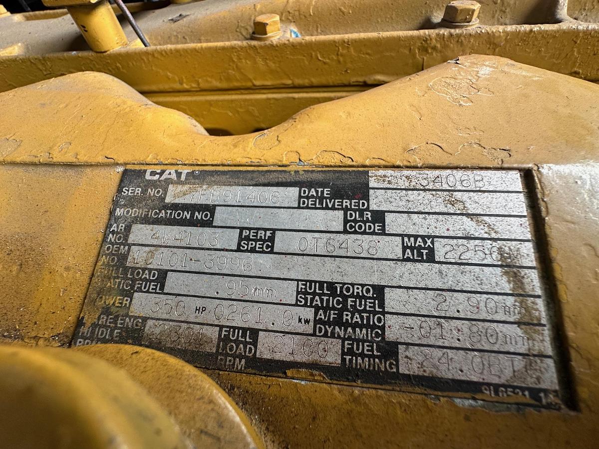 Used 1997 AUTOCAR DK6 Tilt Nose