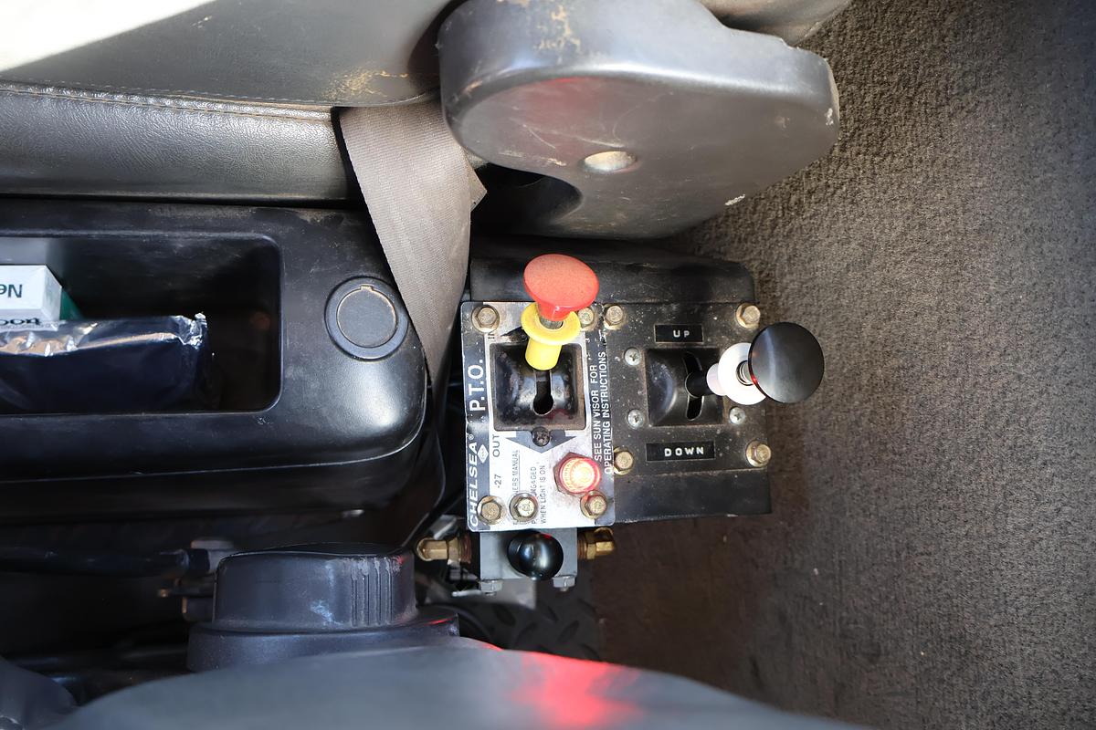 Used 2005 CHEVROLET C8500