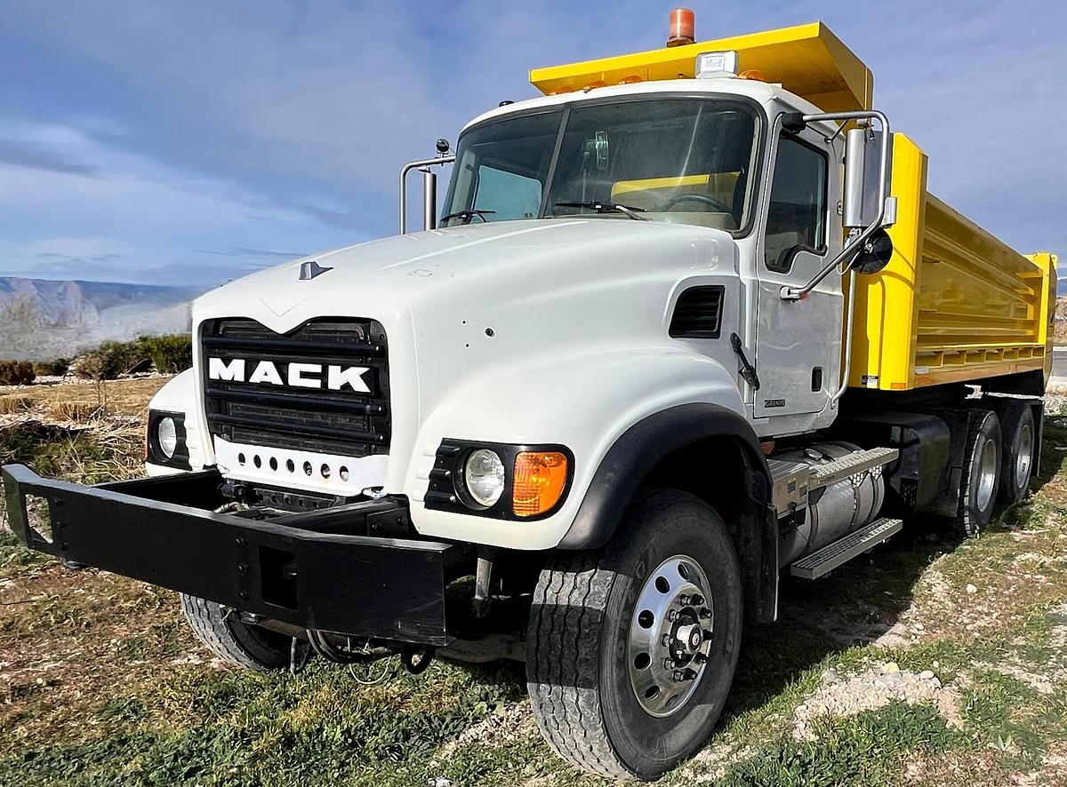 Used 2005 MACK CV713 Granite Dump Truck