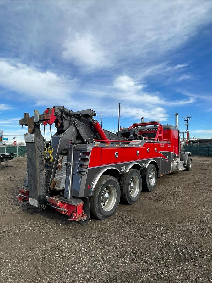 Used 2012 PETERBILT 389