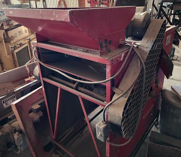 Used 1980 CLIPPER M2B Farm-Sized Seed & Grain Cleaner