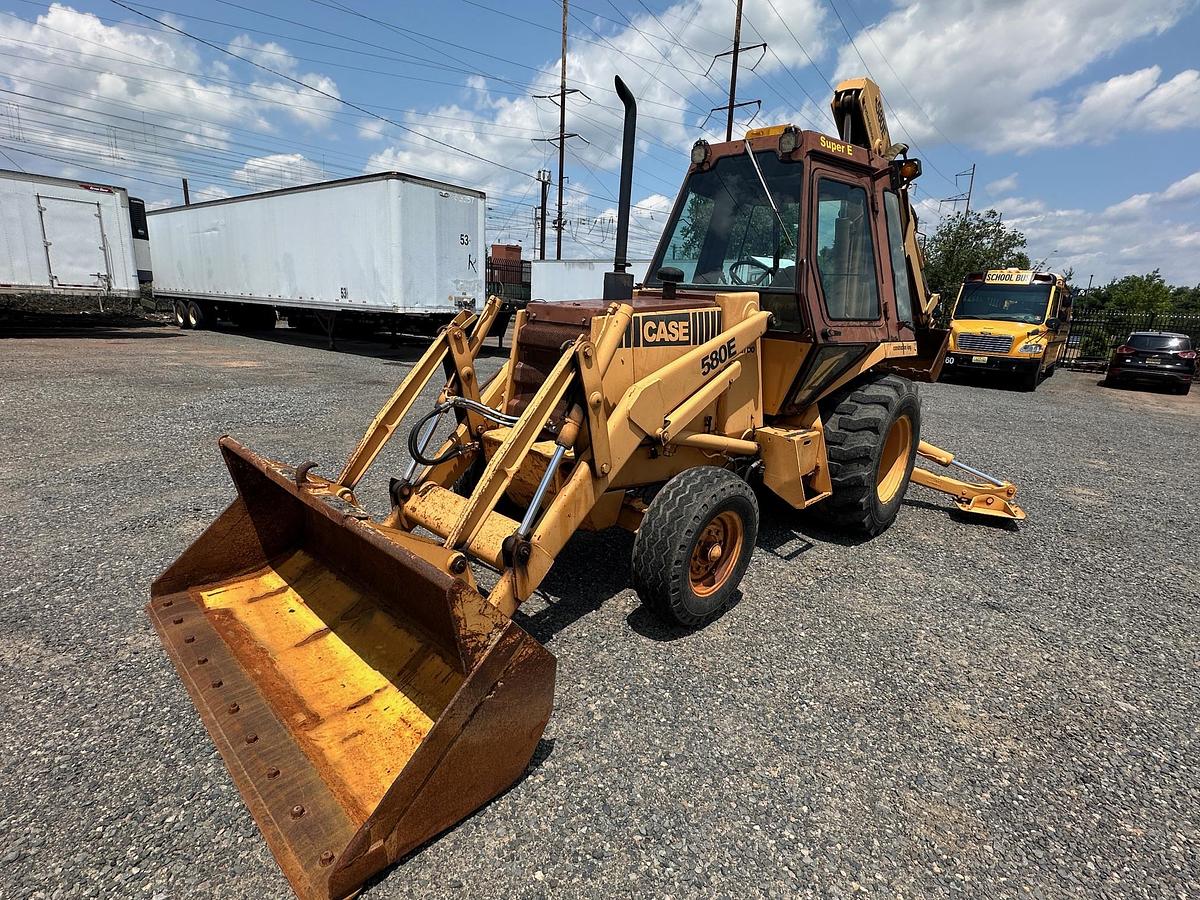 Used 1986 CASE 580E