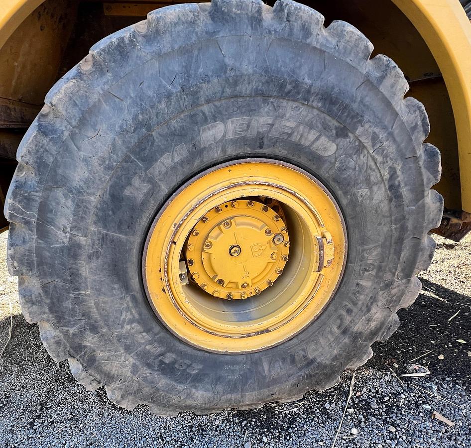 Used 2011 CATERPILLAR 740B Ej