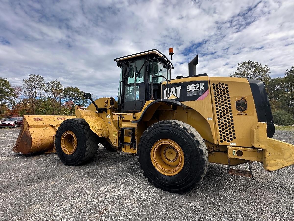 Used 2013 CATERPILLAR 962K