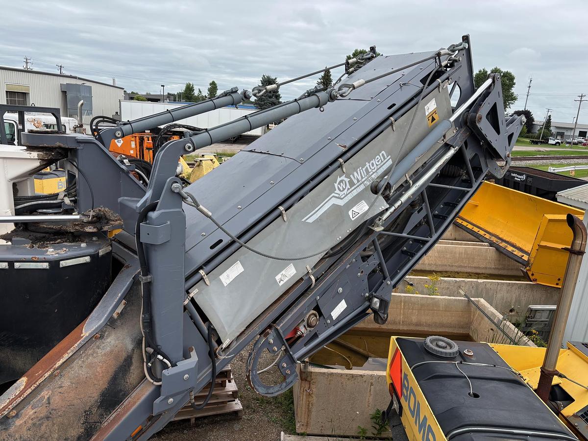 Used 2014 WIRTGEN W210i