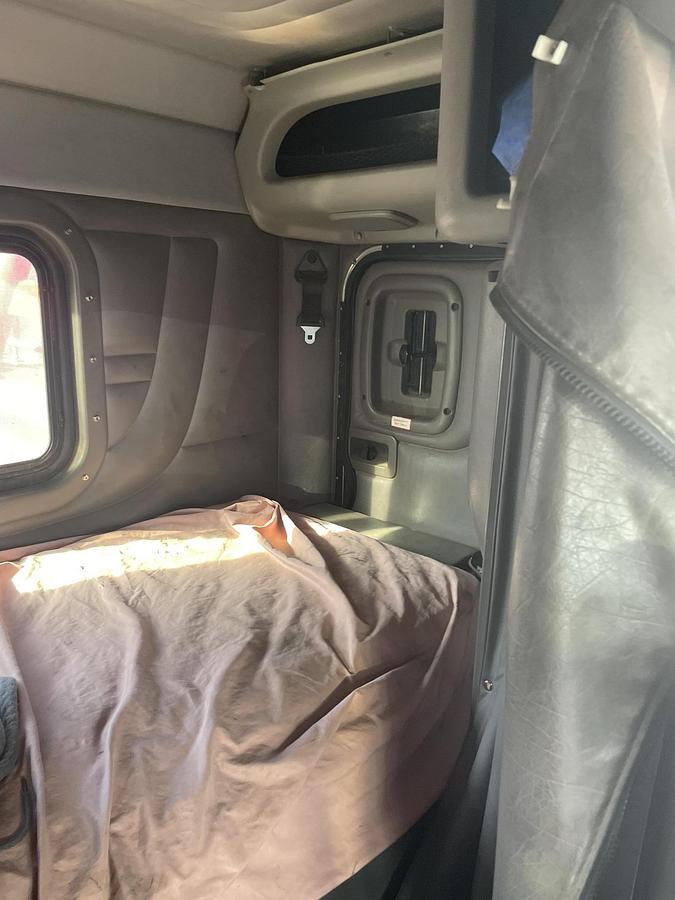 Used 2012 PETERBILT 389