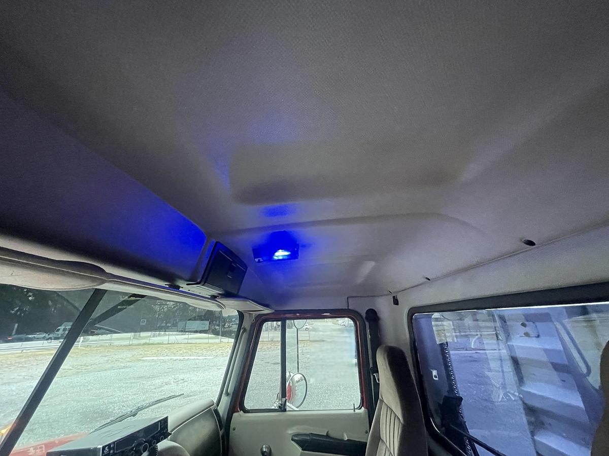 Used 2001 MACK CHU613